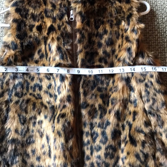 BRAND NEW J CREW Faux fur leopard print vest. - Picture 6 of 8